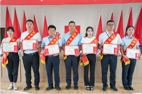表彰先進 樹立榜樣 創(chuàng)先爭優(yōu) 引領(lǐng)奮進 —— 敦煌種業(yè)召開2022－2023年度創(chuàng)先爭優(yōu)表彰大會